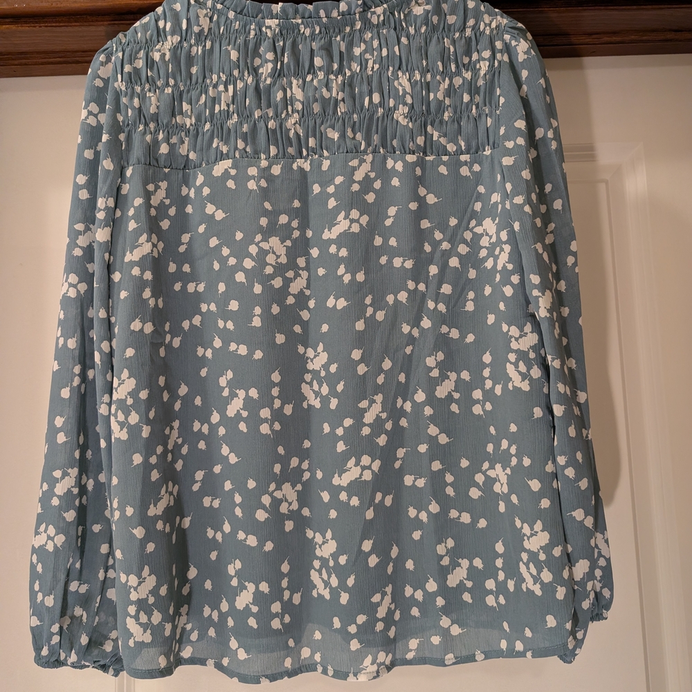 Chic Blue Patterned Blouse - image 2